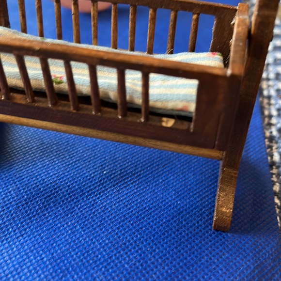 Vintage Dollhouse furniture - Picture 4 of 7